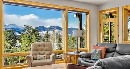 Garlands' Alpine Lodge Luxury Vacation At Windcliff 3 Bedroom Home by RedAwning