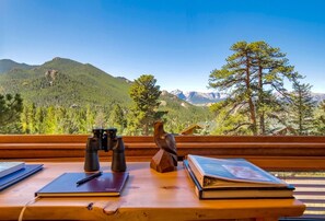 Terrace/patio - Tranquil Luxury Vacation At Windcliff 3 Bedroom Home by RedAwning (Estes Park)