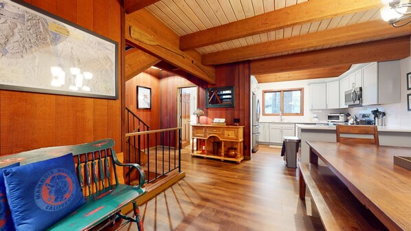 Condo, 2 Bedrooms | Living area