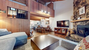 Condo, 2 Bedrooms | Living area