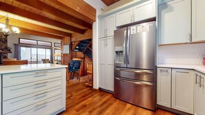 Condo, 2 Bedrooms | Private kitchen