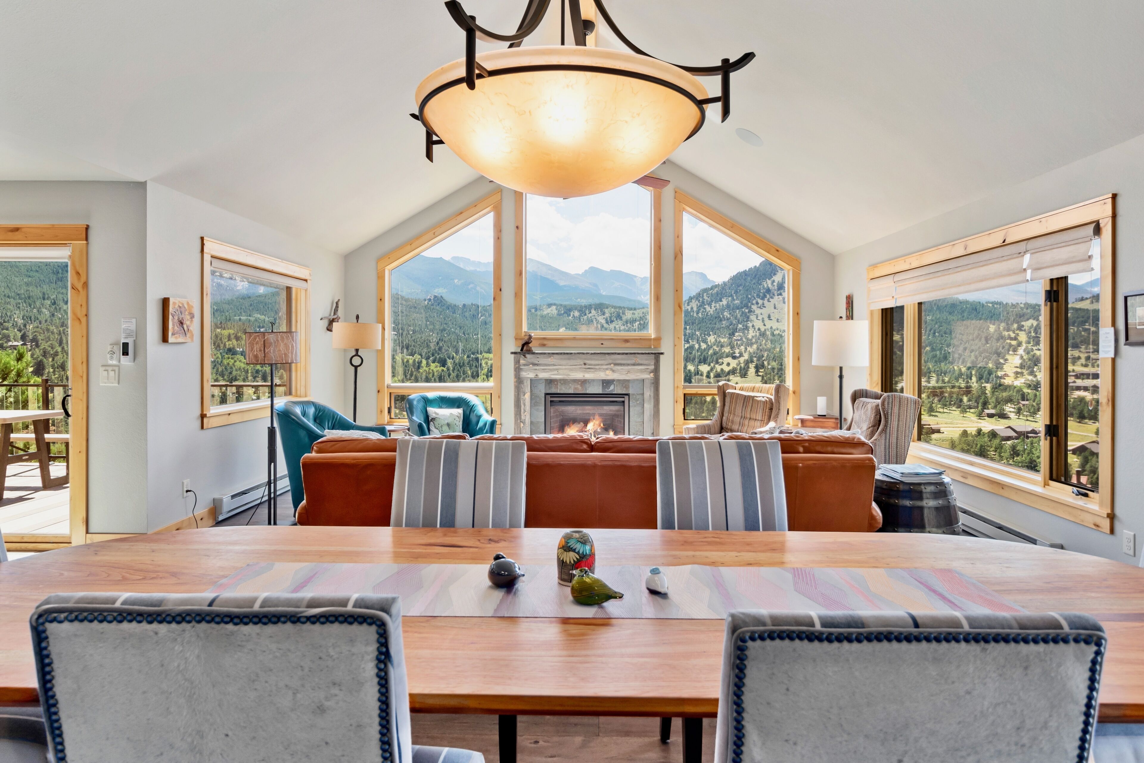 House, 5 Bedrooms | Dining