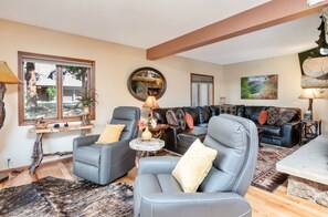 House, 3 Bedrooms | Living room - Divine Luxury Vacation At Windcliff 3 Bedroom Home by RedAwning (Estes Park)