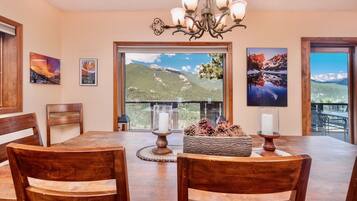 House, 3 Bedrooms | Private kitchen | Coffee/tea maker