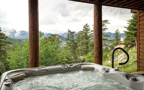 House, 3 Bedrooms | Private spa tub - Awestruck Luxury Vacation  At Windcliff 3 Bedroom Home by RedAwning (Estes Park)