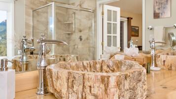 House, 3 Bedrooms | Bathroom | Hair dryer, towels