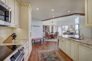 Appart'hôtel, 2 chambres | Cuisine privée