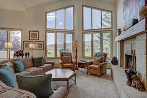 Condo, 2 Bedrooms | Living room