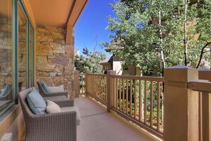 Condo, 3 Bedrooms | Balcony - Elegant Updated 3 Bedroom Condo At One Arrowhead Place Condo by RedAwning (Edwards)