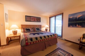 Condo, 2 Bedrooms - View Of Red Mountain From 2 Br  2 Bedroom Condo - No Cleaning Fee! by RedAwning (Crested Butte)