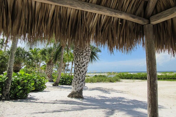 Condo, 2 Bedrooms | Property grounds