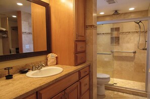 Condo, 2 Bedrooms | Bathroom
