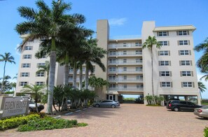 Condo, 2 Bedrooms | Exterior