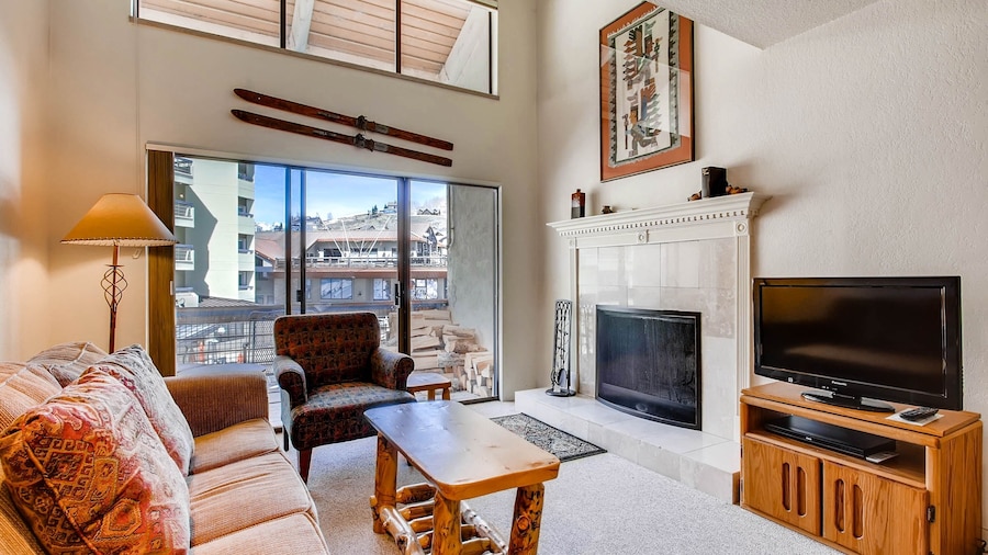 1 Br + Loft With Deck - Sleeps 6 People 1 Bedroom Condo - No Cleaning Fee! by RedAwning