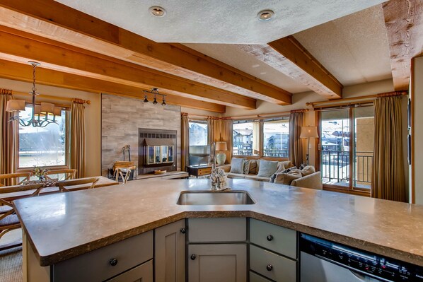 Condo, 2 Bedrooms | Private kitchen | Oven, coffee/tea maker - 2br/2ba With Spectacular Mountain Views 2 Bedroom Condo - No Cleaning Fee! by RedAwning (Crested Butte)