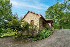 Chalet, 2 Bedrooms | Exterior