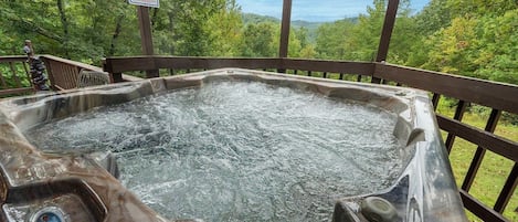 Chalet, 2 Bedrooms | Outdoor spa tub