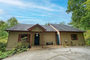 Exterior - Enchanted Primrose 2 Bedroom Chalet by RedAwning (Sevierville)