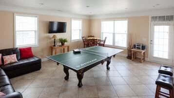 Vila, Beberapa Tempat Tidur (Spring Deal$! Ocean Views-Golfers, Fa) | Ruang keluarga | Hulu