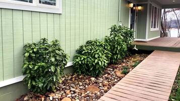 House, Multiple Beds (PetermannvilleUSA Norris Lake, TN) | Property entrance
