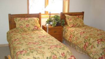 Cabin, Multiple Beds (Blue Bear Cabin) | 5 bedrooms