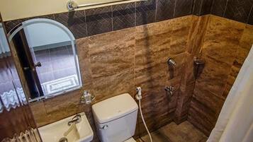 Shower, bidet, towels