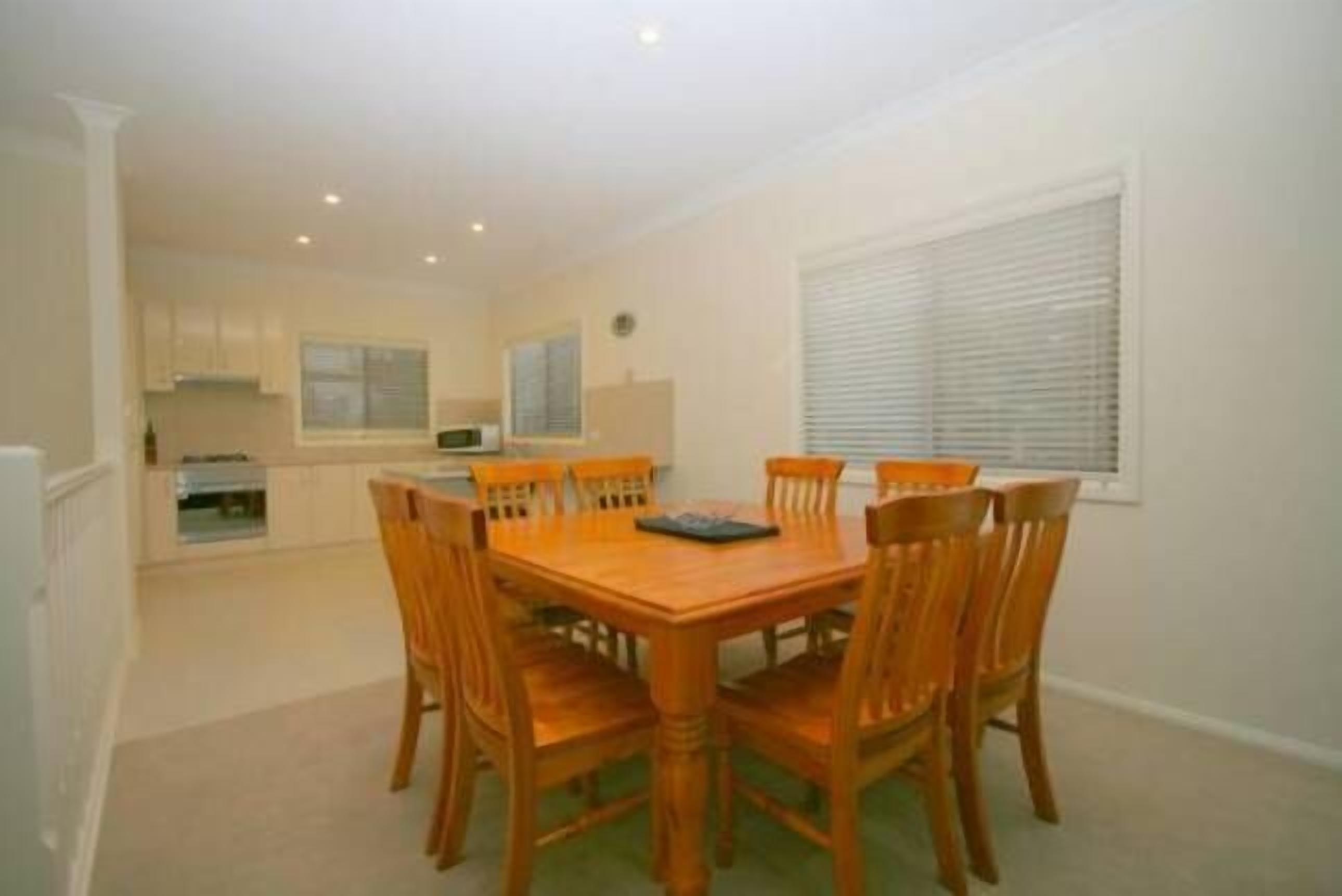 Alaska 1- Great lake & mountain views — image 7