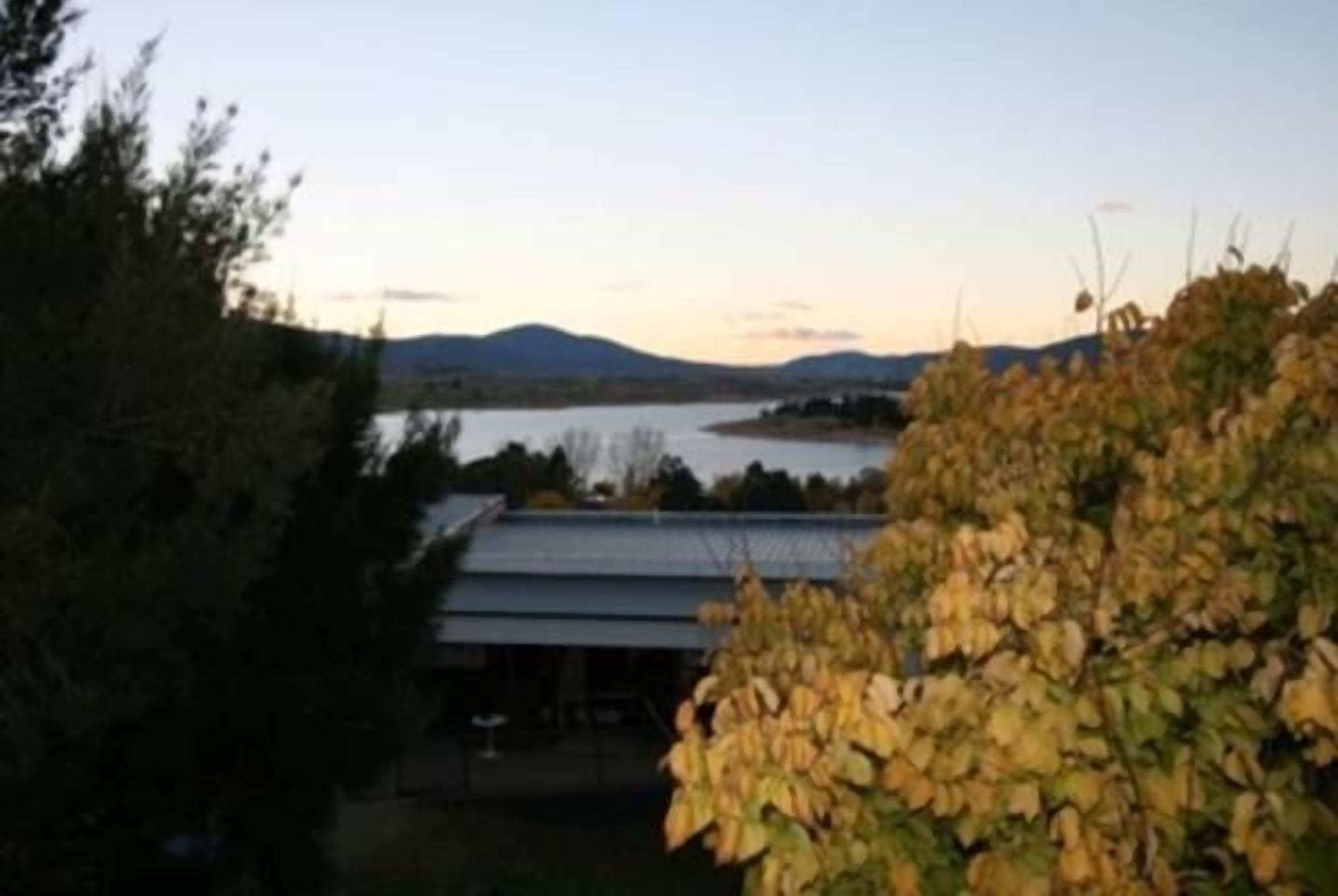 Alaska 1- Great lake & mountain views — image 19