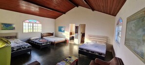 2 bedrooms, iron/ironing board, travel cot, free WiFi