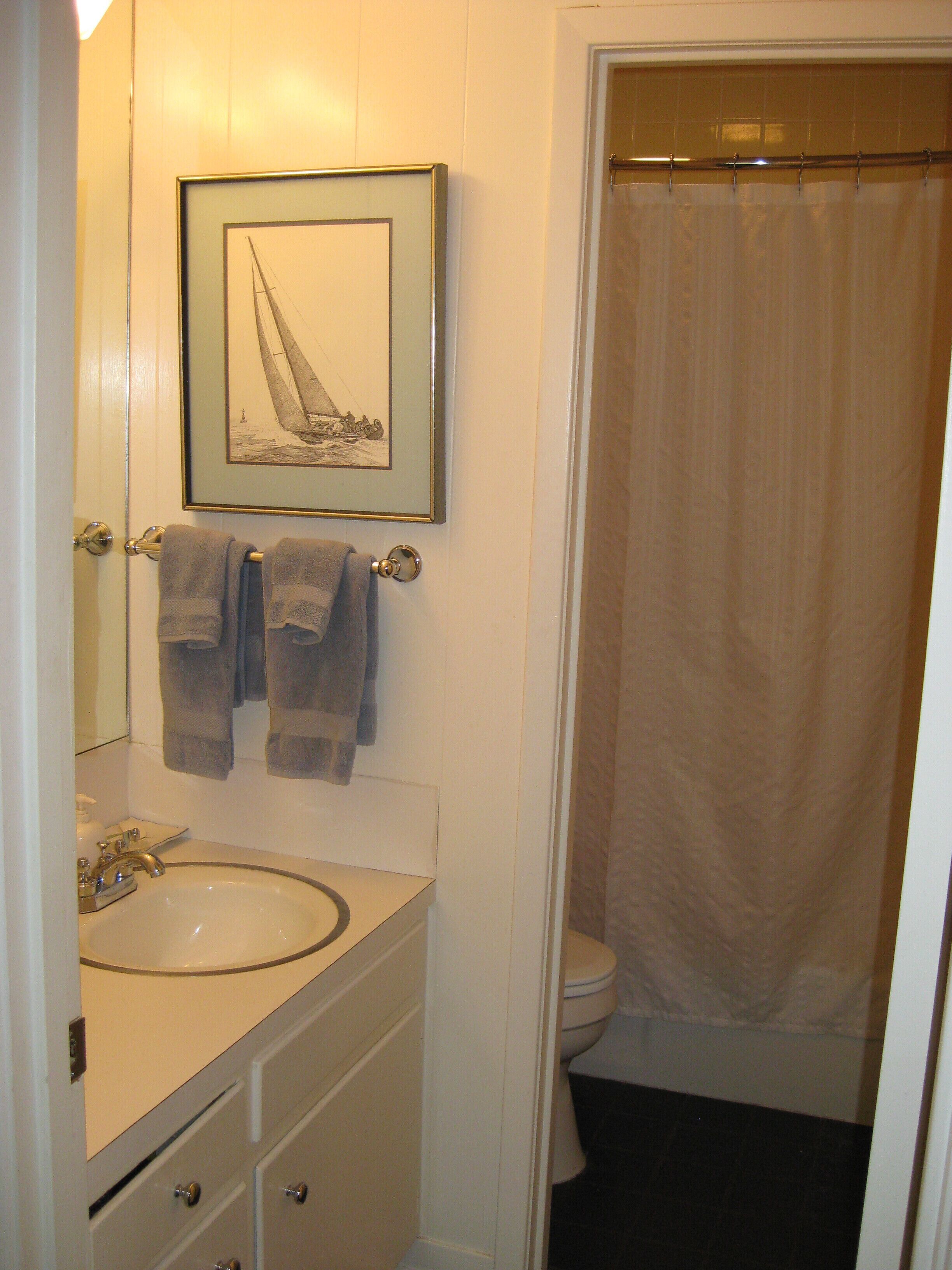 Close in Lake Austin lake front setting, family friendly home, not a party venue