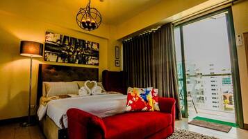 Free WiFi, bed sheets