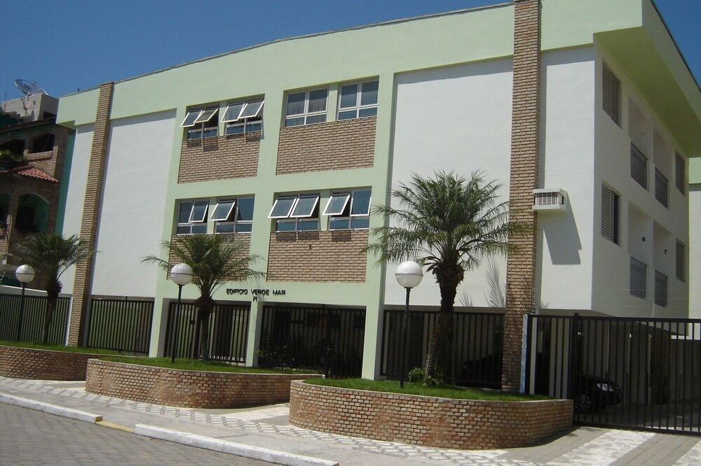 Three apartments 1 bedroom in Praia Grande 60m Beach.