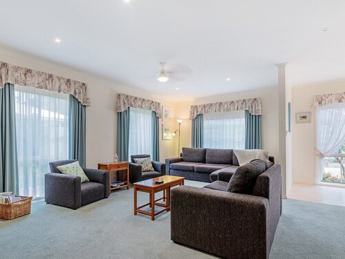 Cosy Unit at 2-3 Wyndham in Cowes
