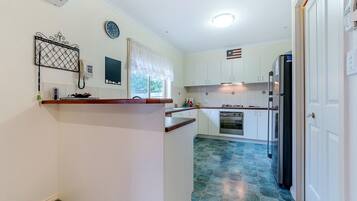 Rumah, 3 kamar tidur | Dapur pribadi | Lemari es besar, microwave, oven, dan kompor