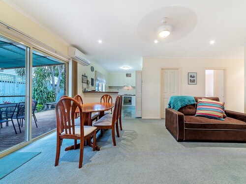Cosy Unit at 2-3 Wyndham in Cowes