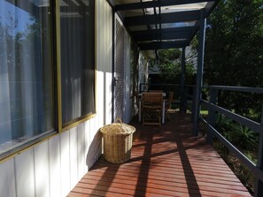 Casa, 3 habitaciones (1 Queen, 2 Single, 1 Tri-bunk) | Terraza o patio