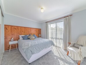 3 habitaciones, tabla de planchar con plancha, cunas y wifi gratis