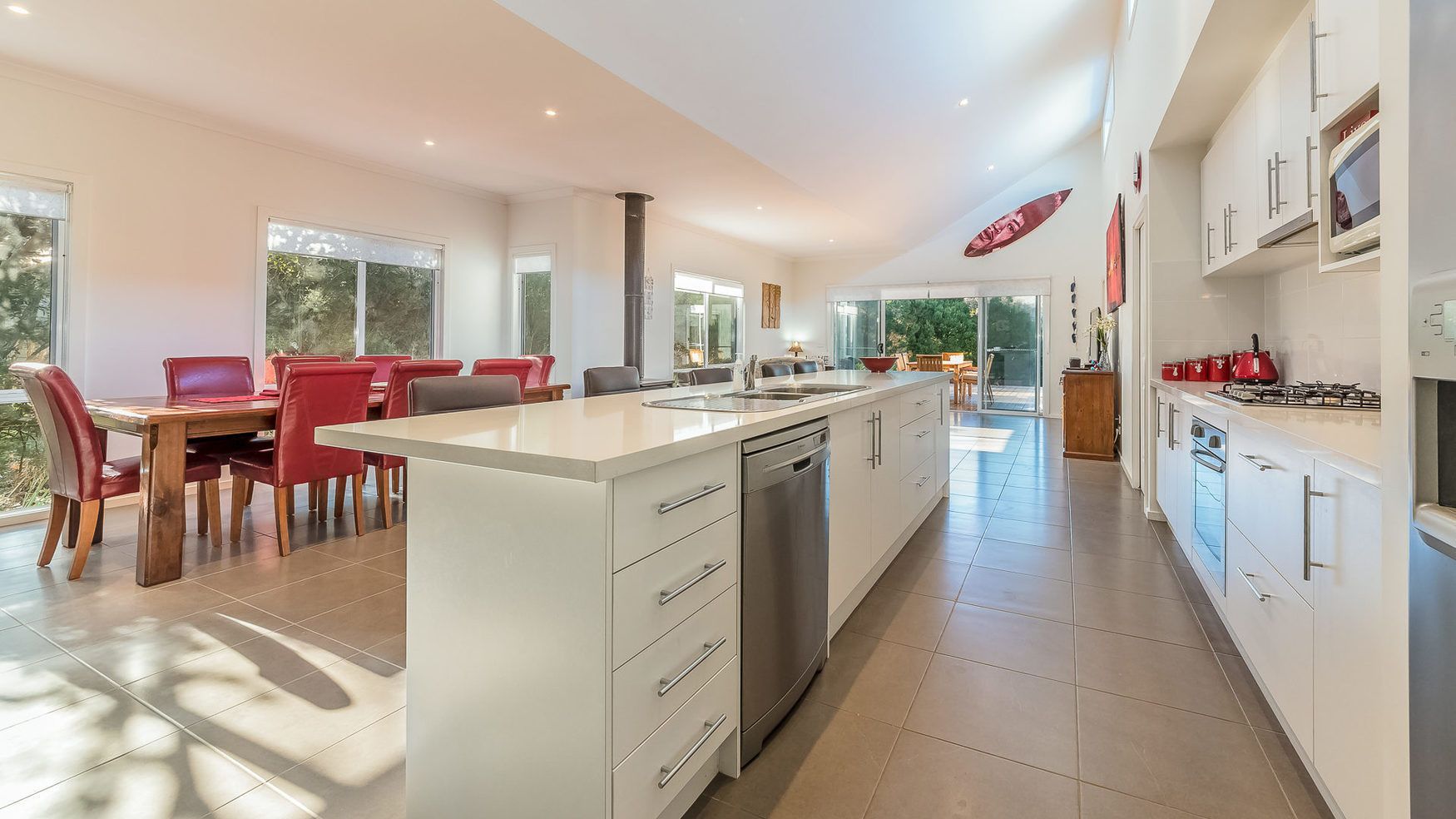 House, 4 Bedrooms | Private kitchen | Full-sized fridge, microwave, oven, stovetop