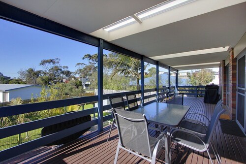 47 Anderson with Pool in Cowes