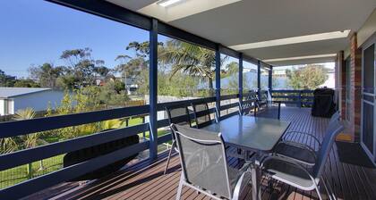 47 Anderson with Pool in Cowes