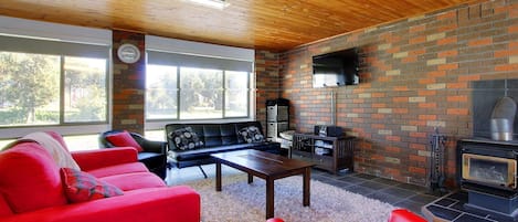House, 4 Bedrooms (2 Queen, 1 Tri-bunk, 1 Bunk, 1 Single) | Living area | Flat-screen TV, DVD player