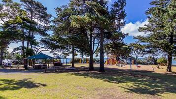 Children’s play area – outdoor