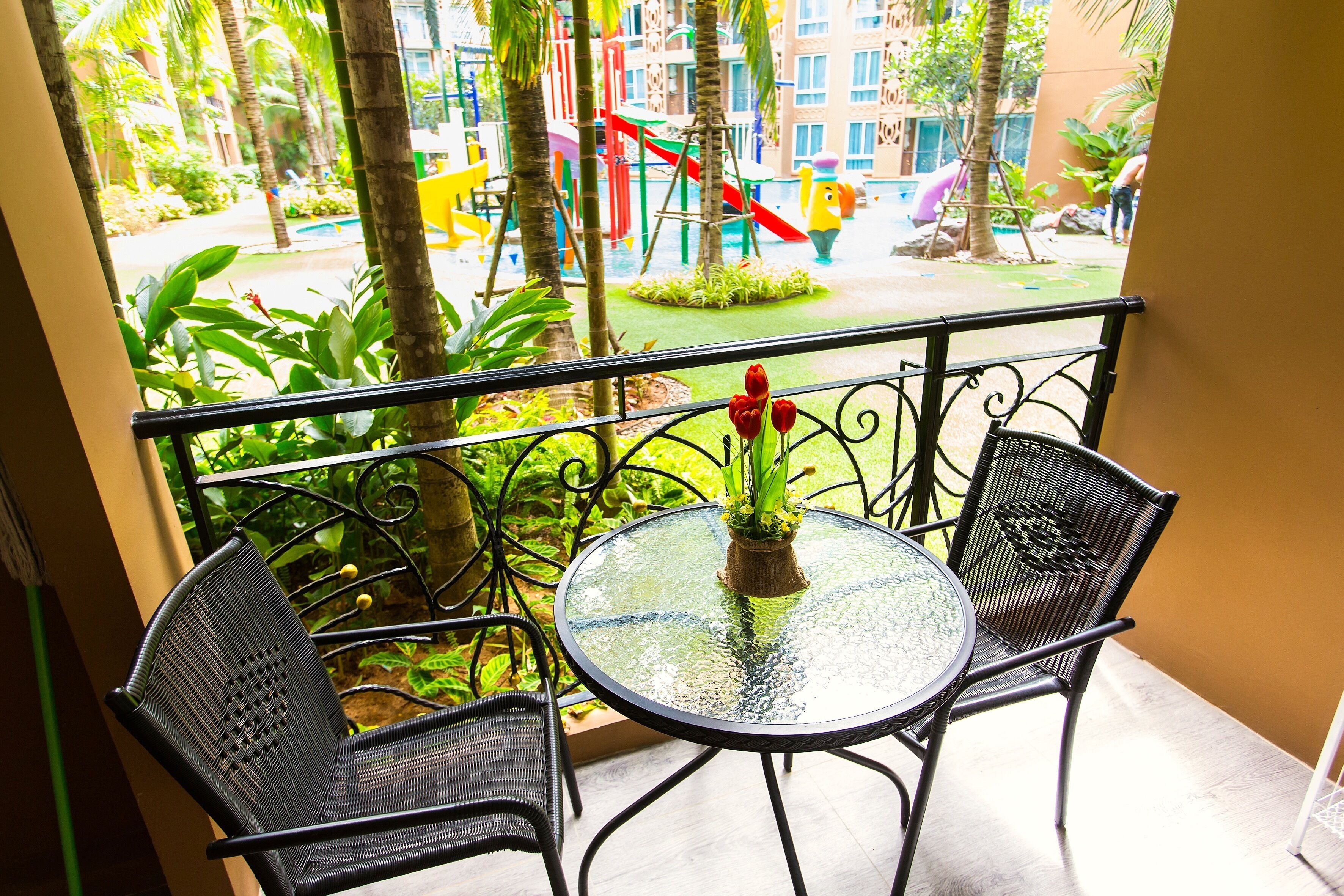 Deluxe dubbelrum - utsikt mot trädgården - bottenvåning | Terrass/Patio