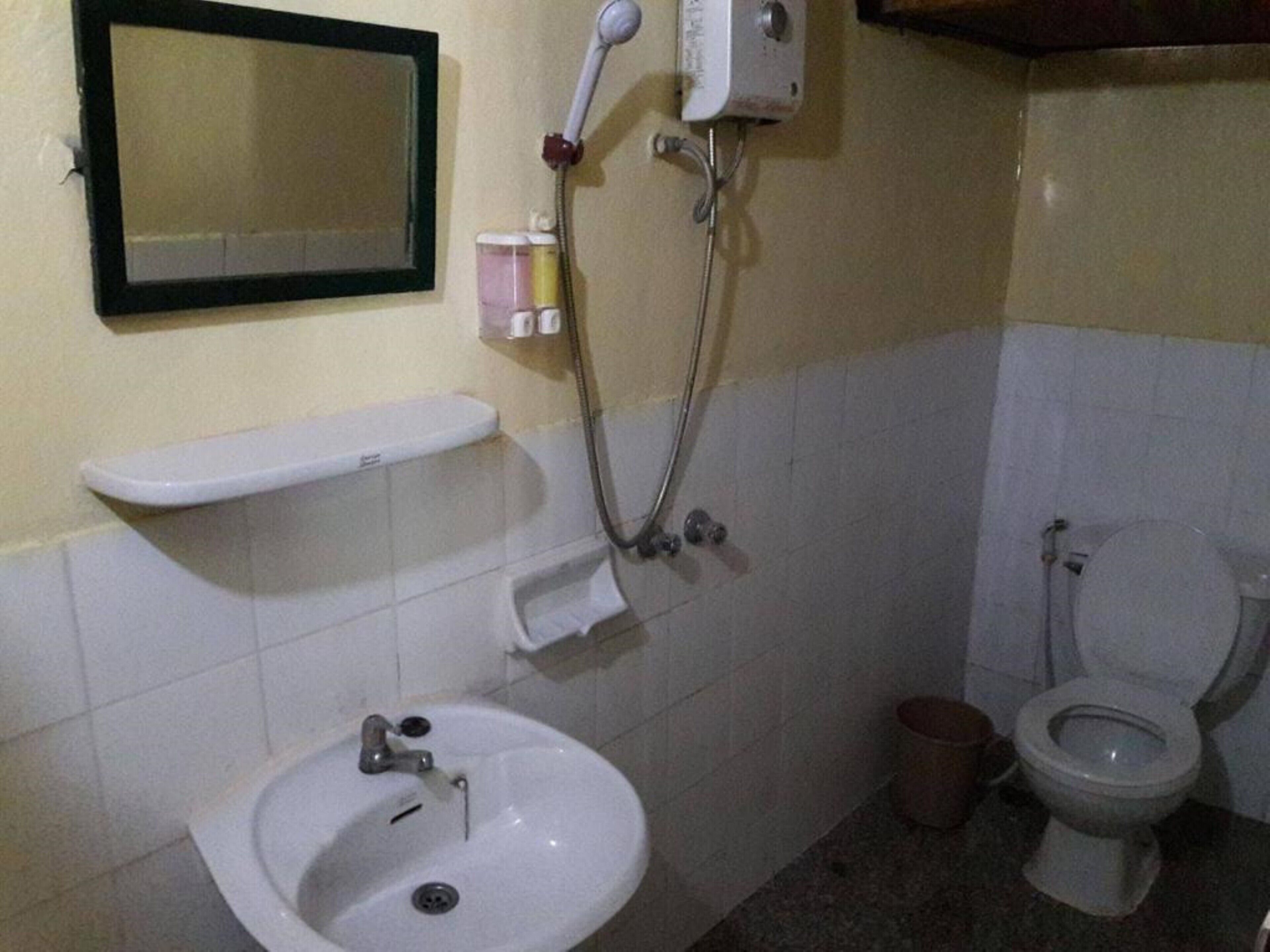 shower, eco-friendly toiletries, towels