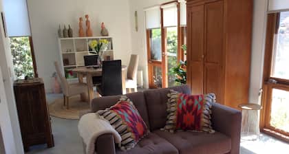 Studio Rouge in heart of old Bowral only minutes walk to shops and restaurants