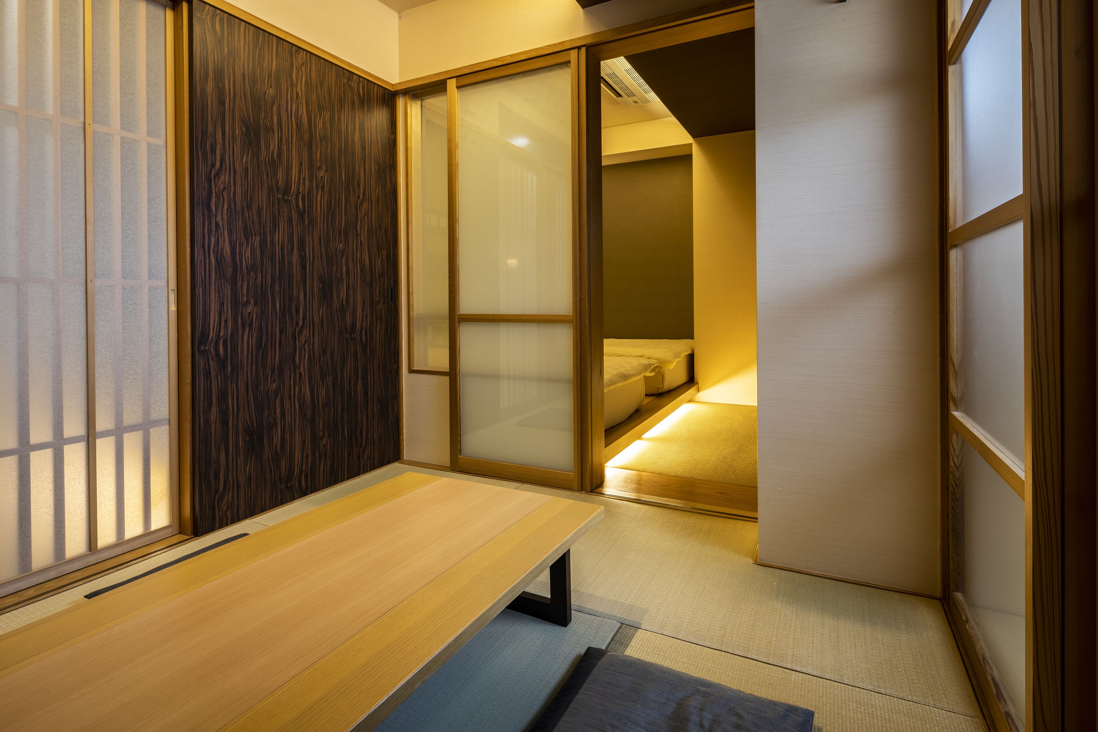 deluxe twin room, non smoking (26～31㎡) | in-room dining