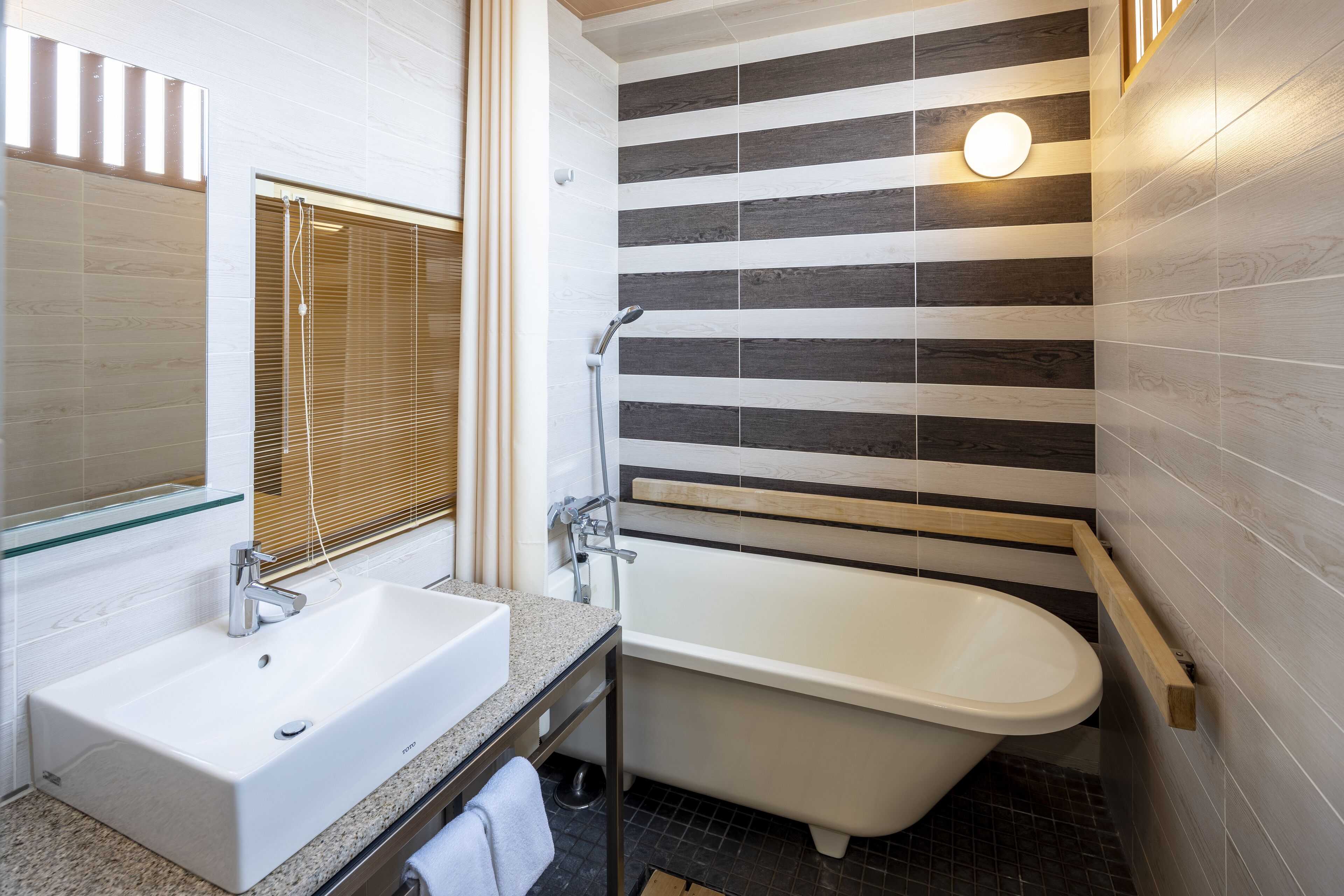 deluxe twin room, non smoking (26～31㎡) | bathroom | free toiletries, hair dryer, slippers, electronic bidet