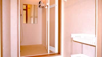 Suite with Balcony | Bathroom | Free toiletries, hair dryer