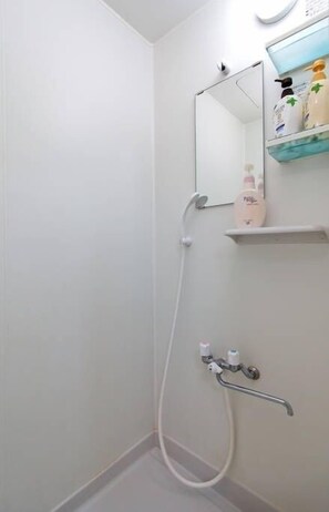 Ducha del cuarto de baño