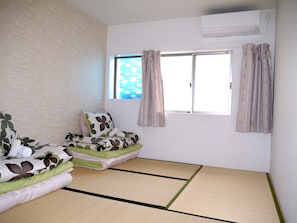 Private Vacation Home | Bed sheets - Guesthouse SAYURI 5 (Osaka)